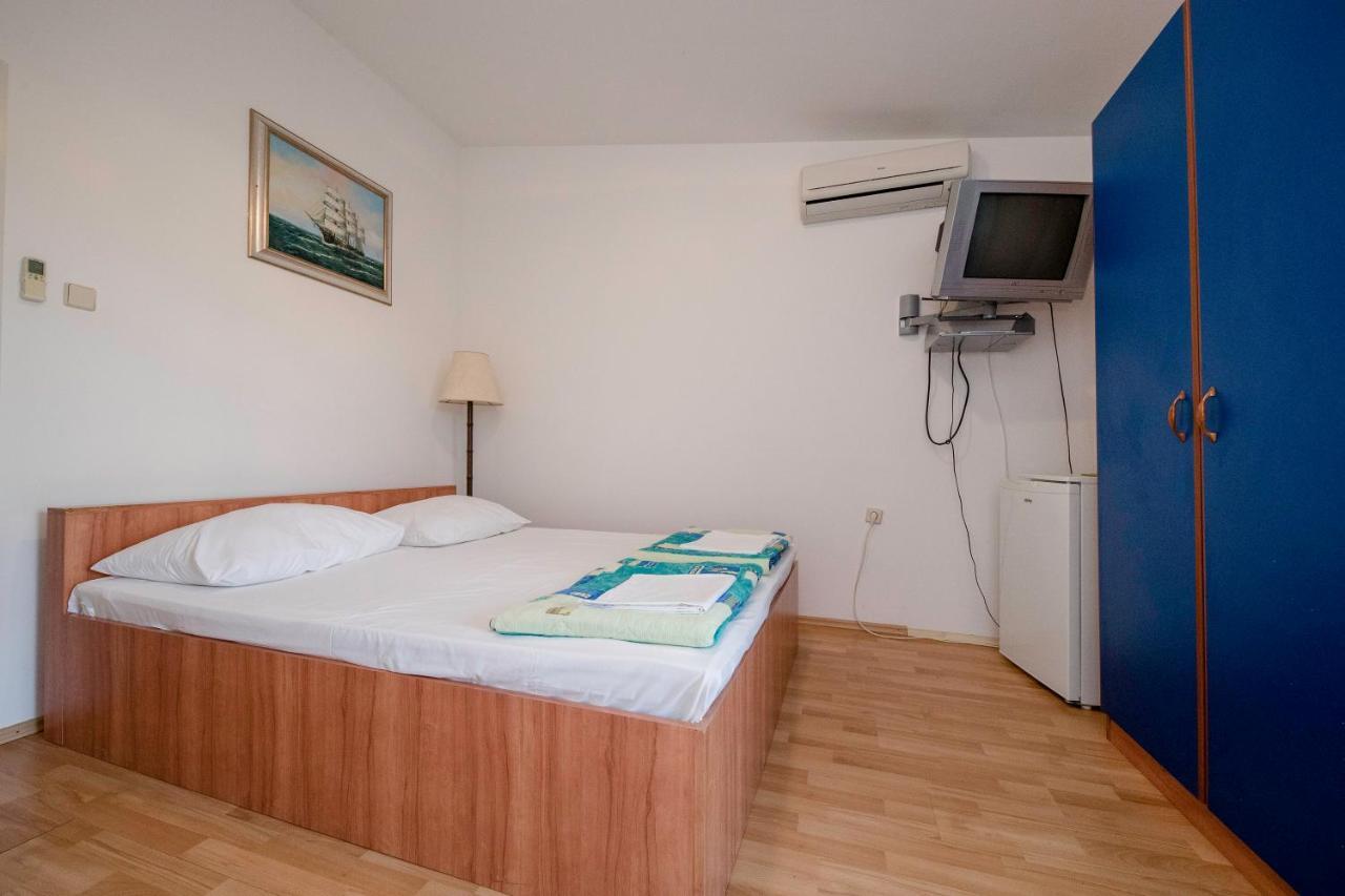 Guesthouse Šime Kolan Extérieur photo