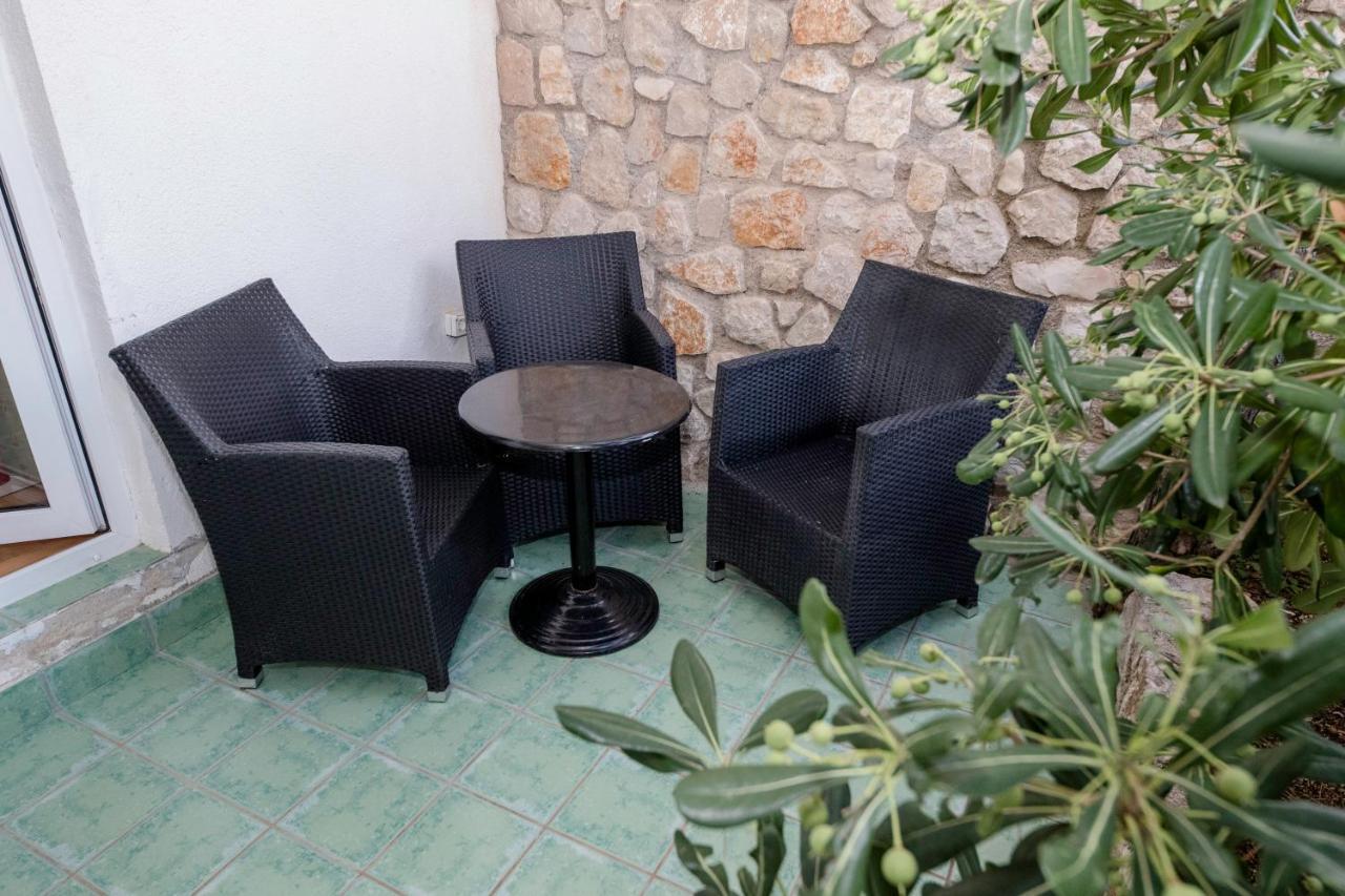 Guesthouse Šime Kolan Extérieur photo