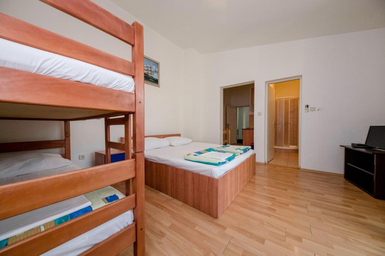 Guesthouse Šime Kolan Extérieur photo